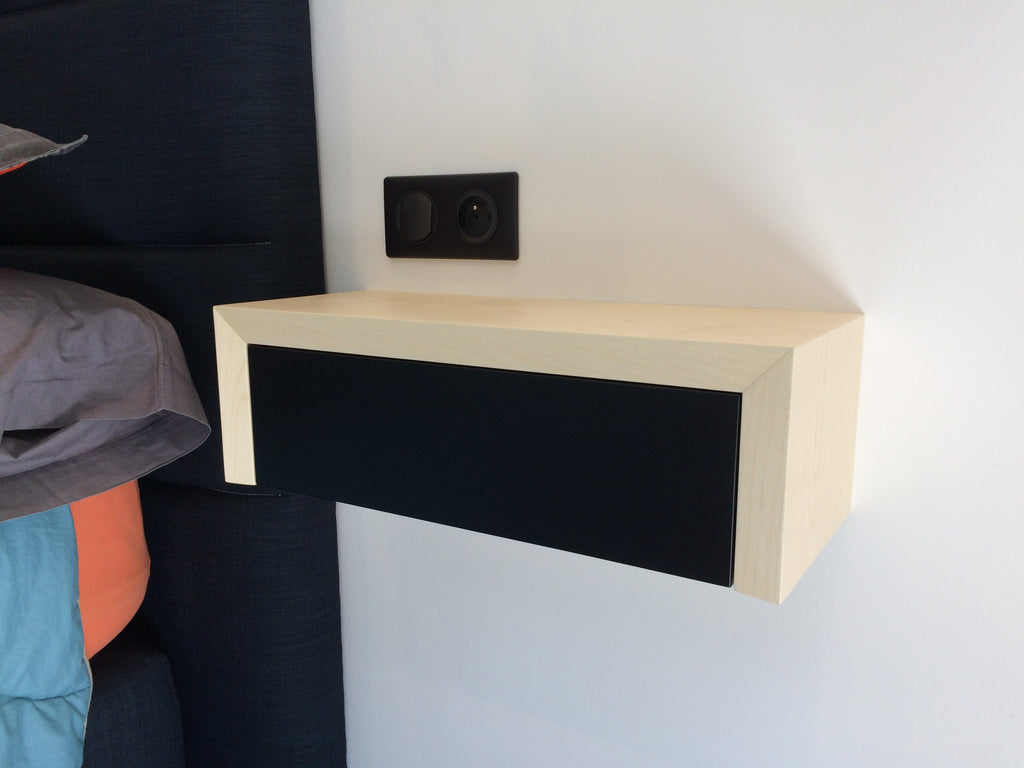 Table de chevet en résine