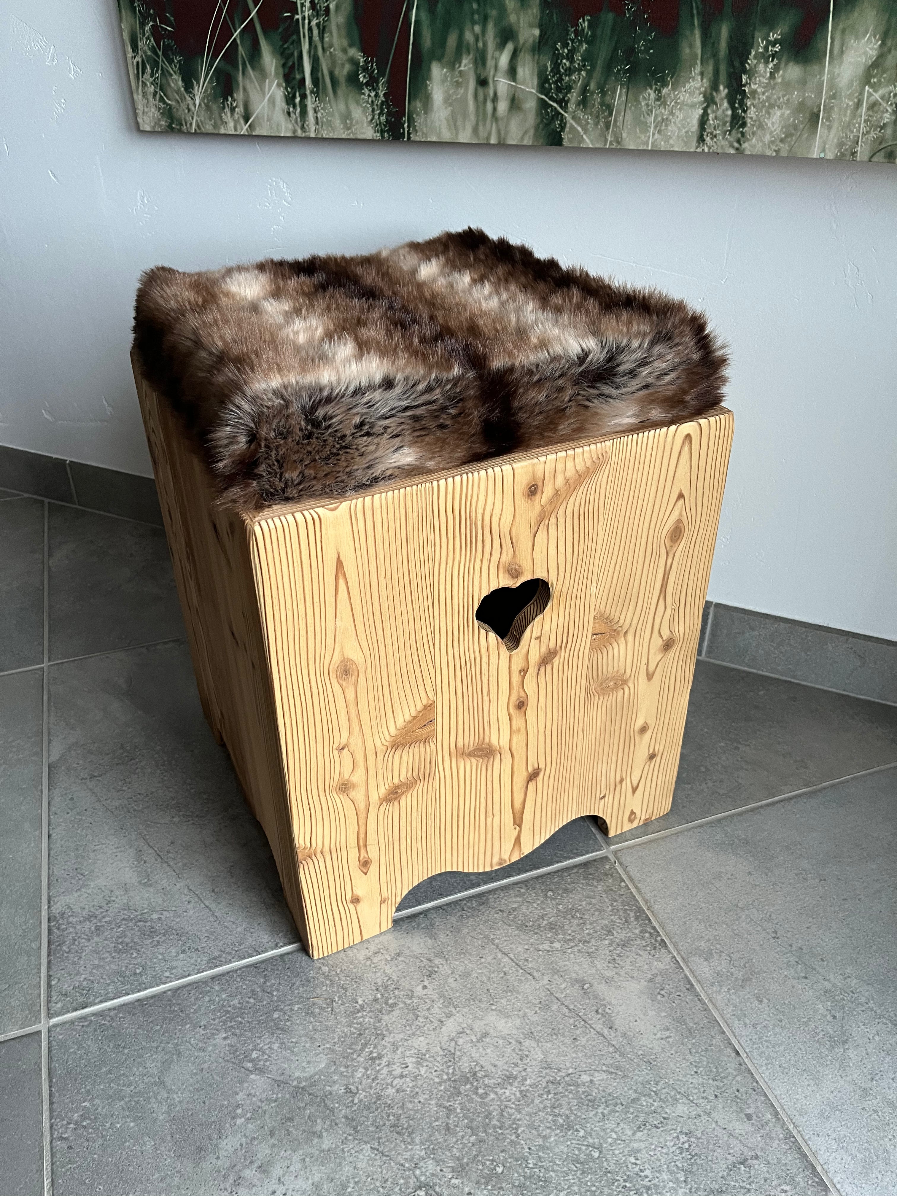 Tabouret style montagnard